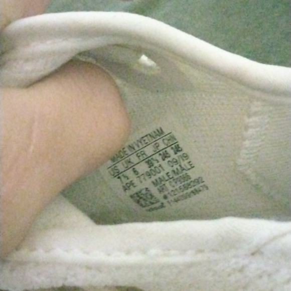 Yeezy boost - Picture 2 of 3